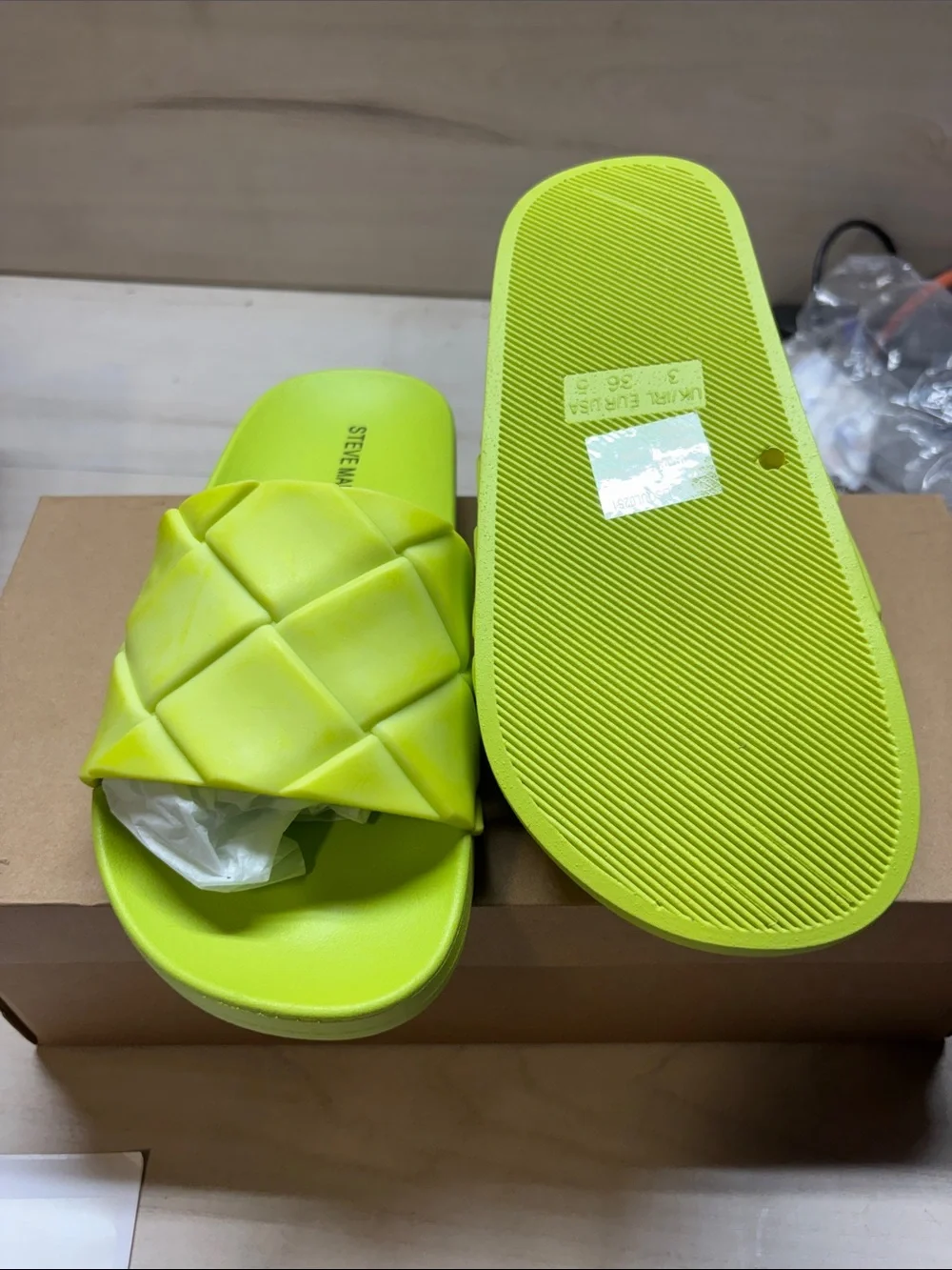 Steve Madden Neon Lime Quilted Slide Sandals #577